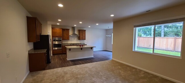 Building Photo - Gorgeous 3- bedroom 2.5 bathroom Port Orch...