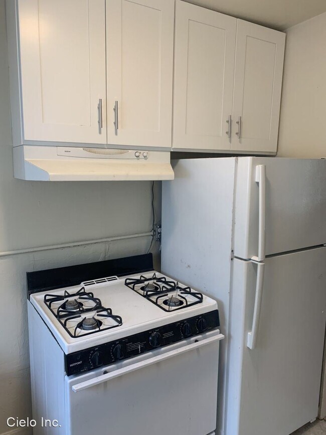Foto del edificio - 1 br, 1 bath House - 215 W. 14th St.