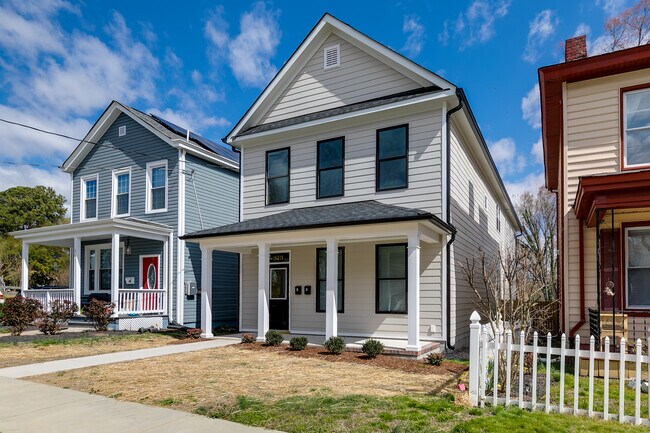 Building Photo - 313 W 26th St