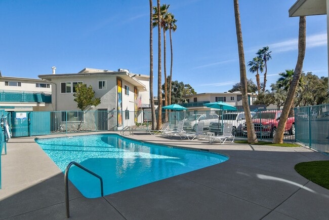 Building Photo - The Hendrix