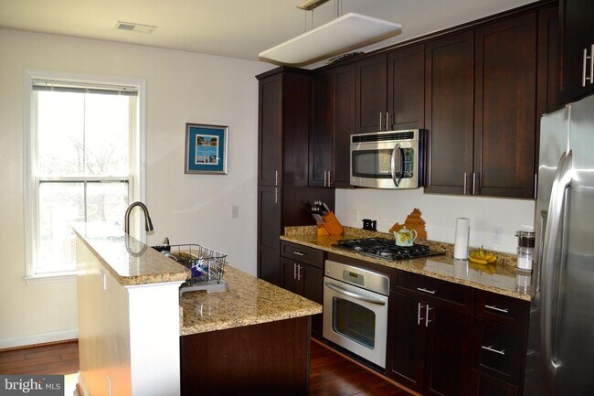 Foto del edificio - 2101 N Monroe St