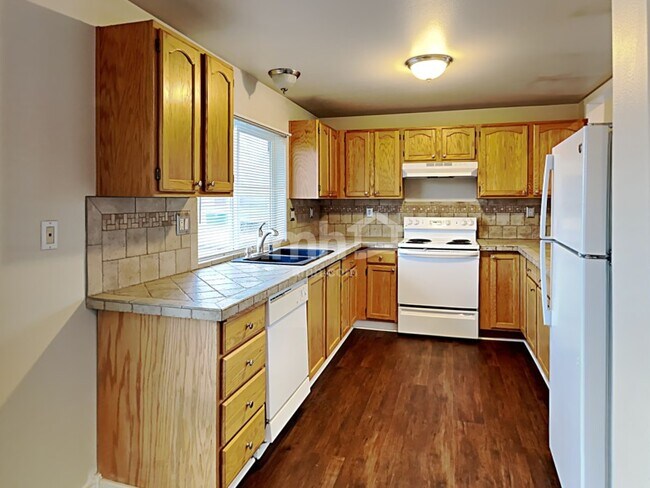 Foto del edificio - 1327 Whitehouse Ave