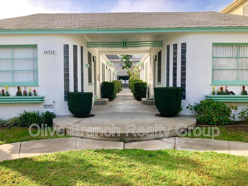 Foto principal - 14532 Dickens St