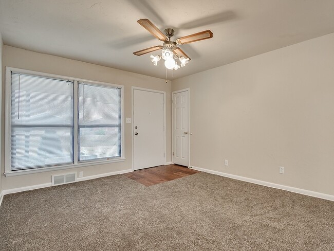 Building Photo - Beautiful Home Near Lake Hefner & Penn Squ...