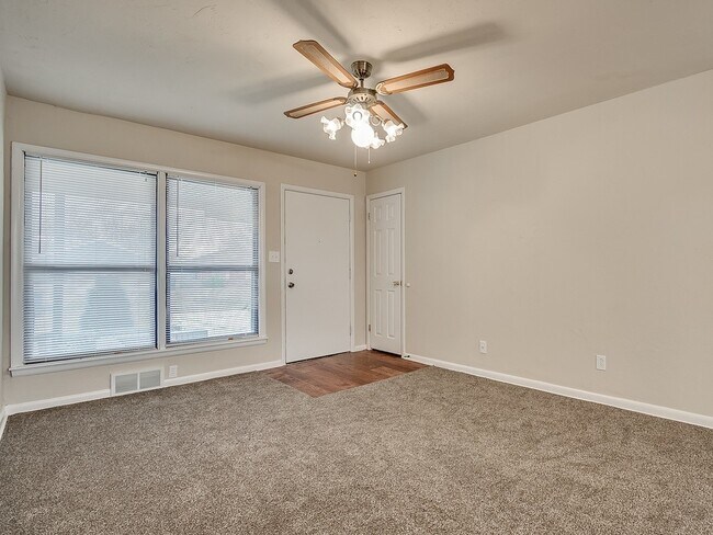 Foto del edificio - Beautiful Home Near Lake Hefner & Penn Squ...