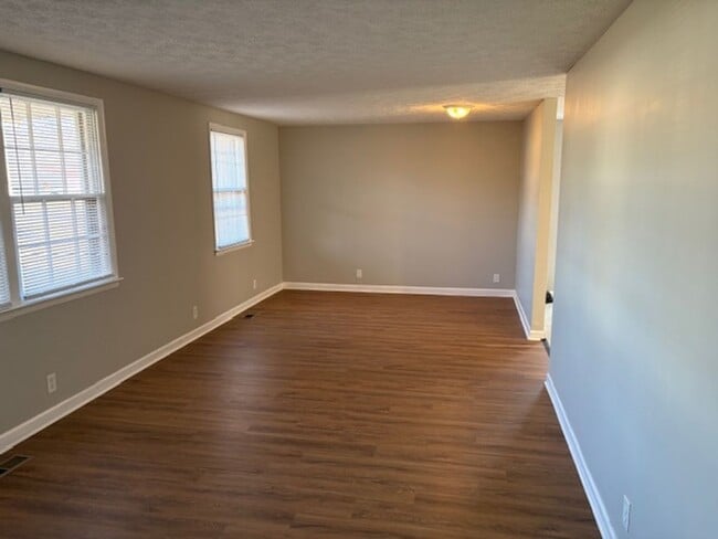 Foto del edificio - 8725 Diane St