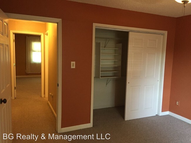 Building Photo - 2 br, 1.5 bath House - 2337 Robley Dr