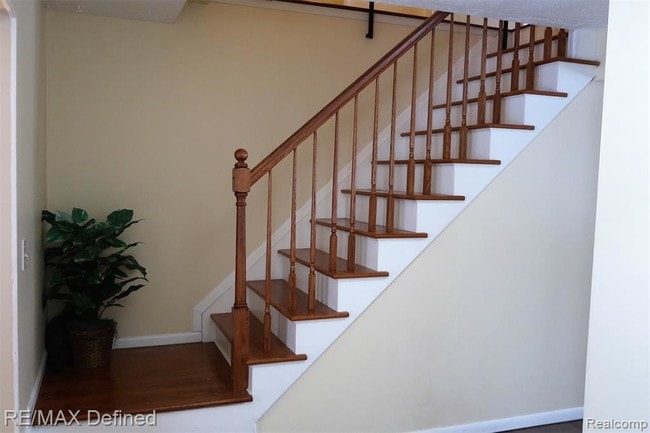 Building Photo - 2465 Waltham Dr