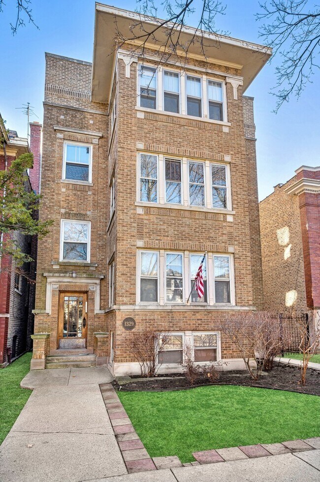 Foto del edificio - 1329 W Thorndale Ave