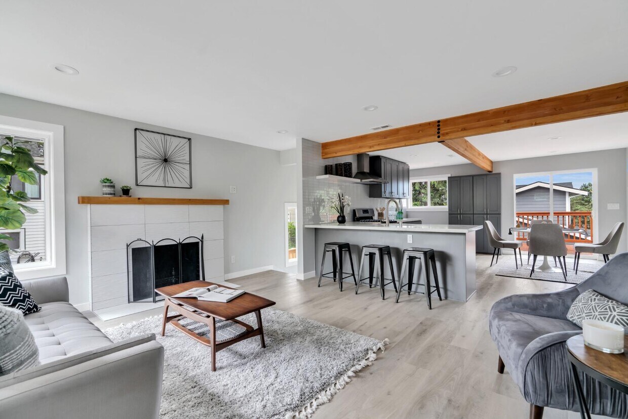 Foto principal - 8511 2nd Ave NE