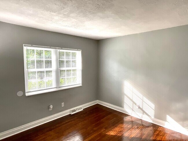 Building Photo - 2717 Margaret Ct