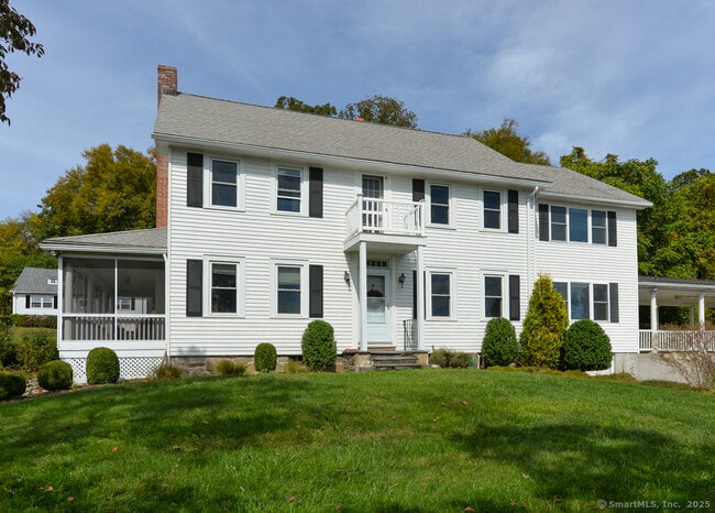 Foto del edificio - 124 Purchase Brook Rd