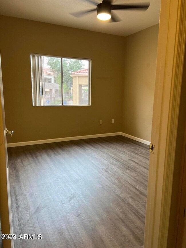 Building Photo - 11375 E Sahuaro Dr