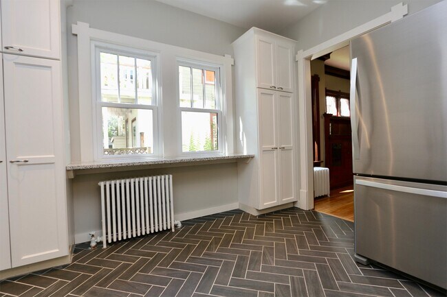 Foto del edificio - 2223 Harriet Ave