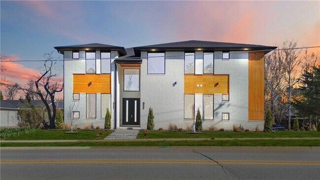 Foto del edificio - 727 NE 2nd St