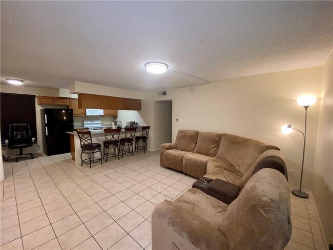 Foto del edificio - 910 Duncan Ln