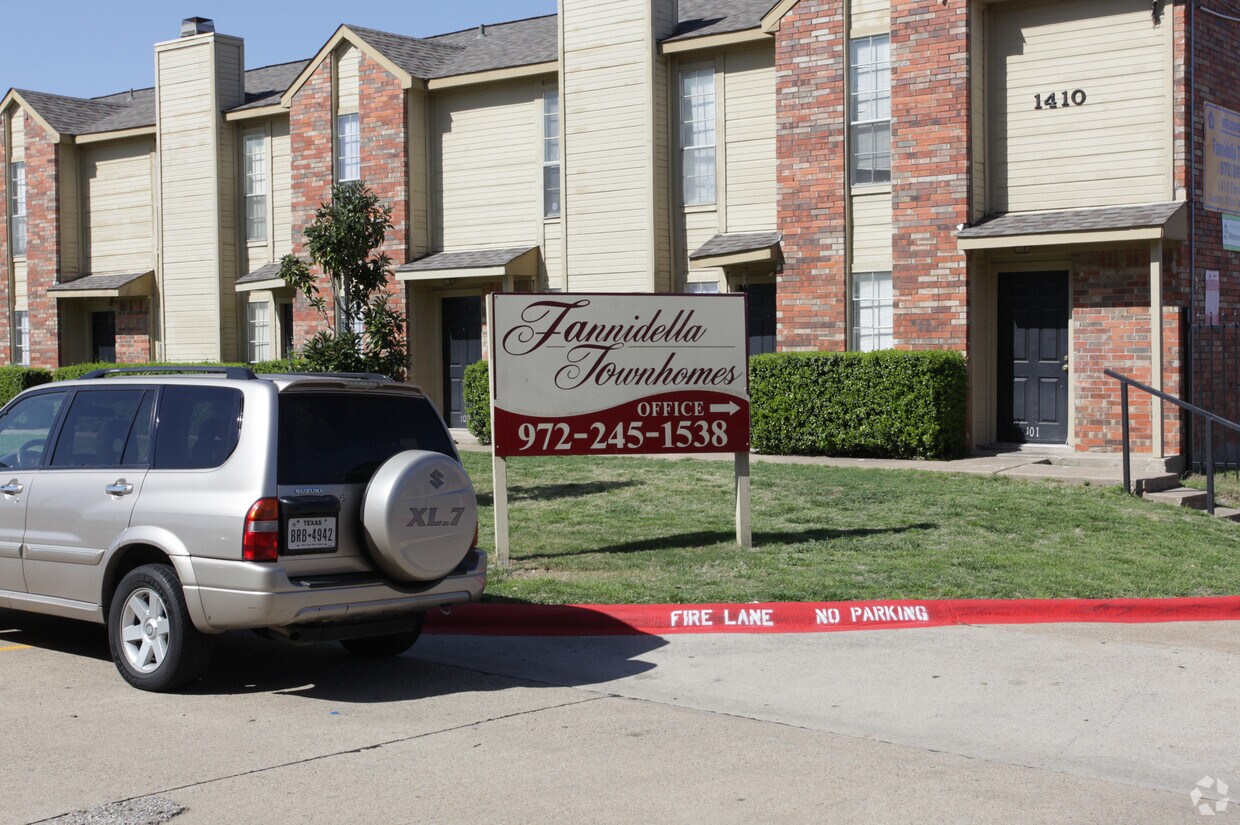 Foto del edificio - Fannidella Townhomes