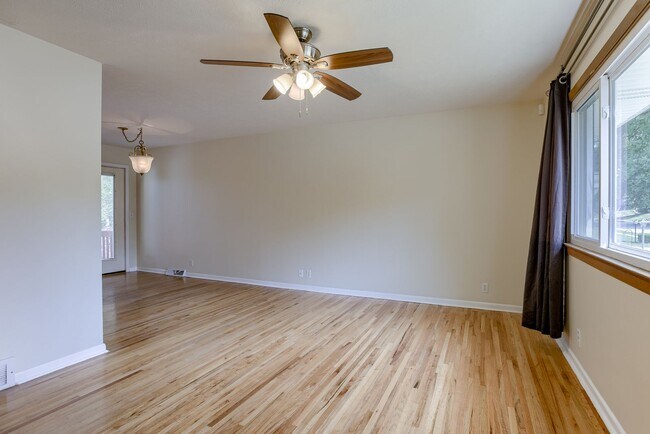 Foto del edificio - Fantastic 3 Bedroom In Millard!!