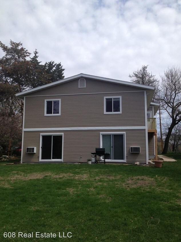 Building Photo - 603 Falcon Cir