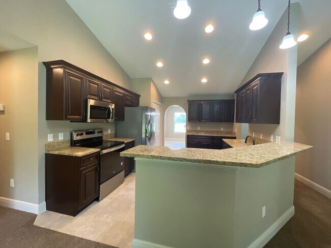 Foto del edificio - 3/2 Single Family Home with 2 Car Garage i...