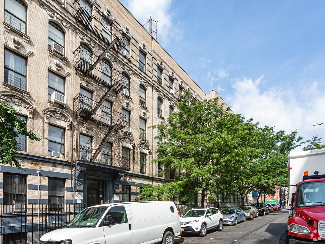 Building Photo - 162 W 144th St