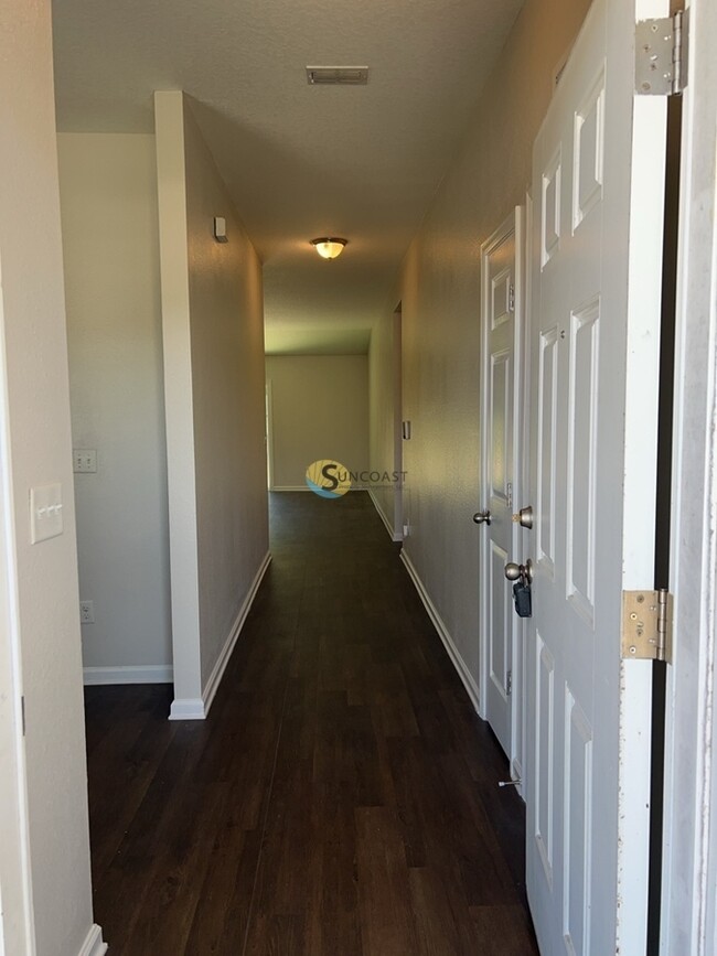 Building Photo - Spacious 4/2 in Pritchard Point