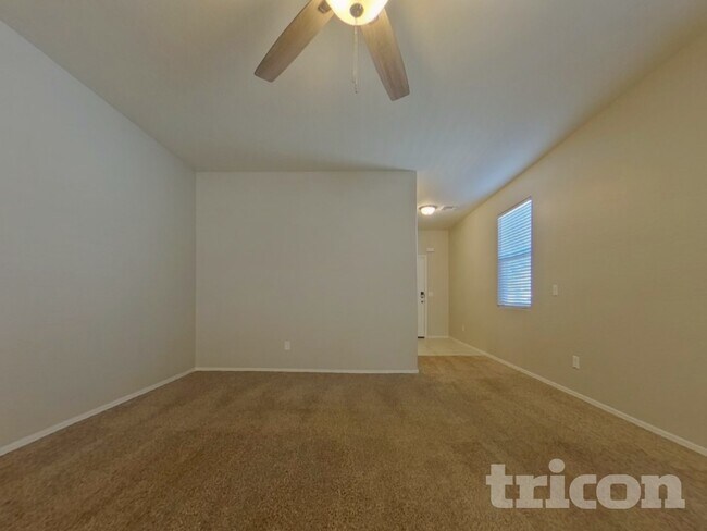 Foto del edificio - 30907 W Amelia Ave