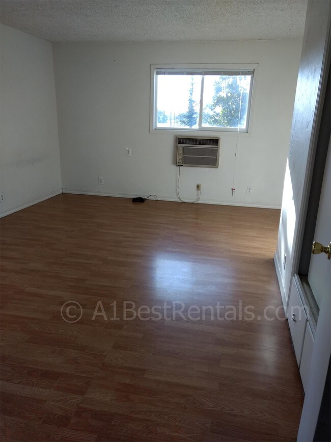 Foto del edificio - 5351 Yosemite Blvd