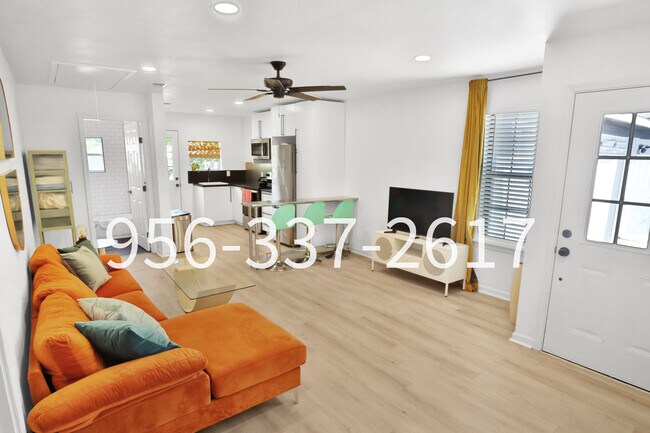 Photo - 807 Dreiss St House