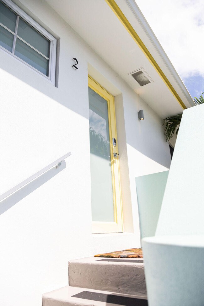 Foto del edificio - 210 S Ocean Breeze