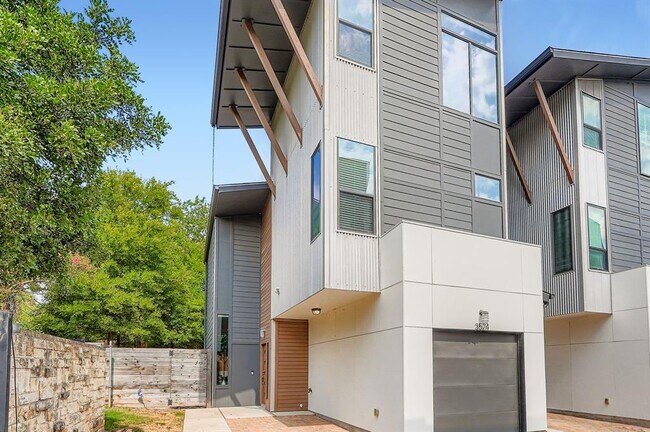 Building Photo - 3524 Charlotte Rose Drive