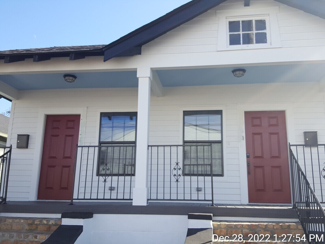 Primary Photo - 3028 Baronne St