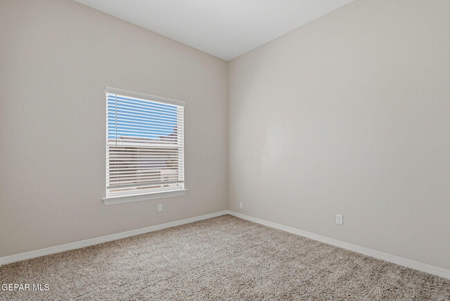 Building Photo - 909 Ada Ln