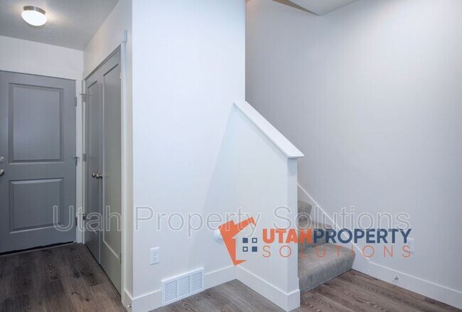 Building Photo - 437 S 960 W