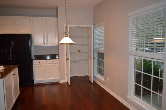 Building Photo - 15609 Troubadour Ln