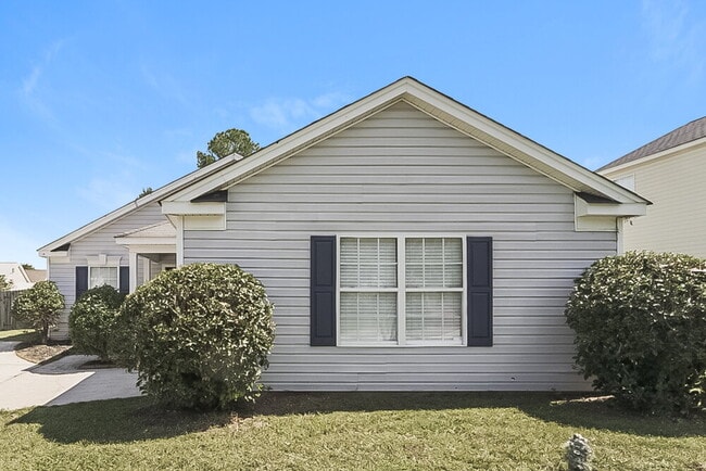 Building Photo - 2896 Rockingham Ct SW