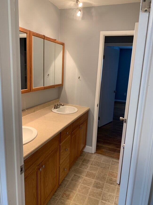 5758 E Hastings Arch, Virginia Beach, VA 23462 Townhome Rentals in