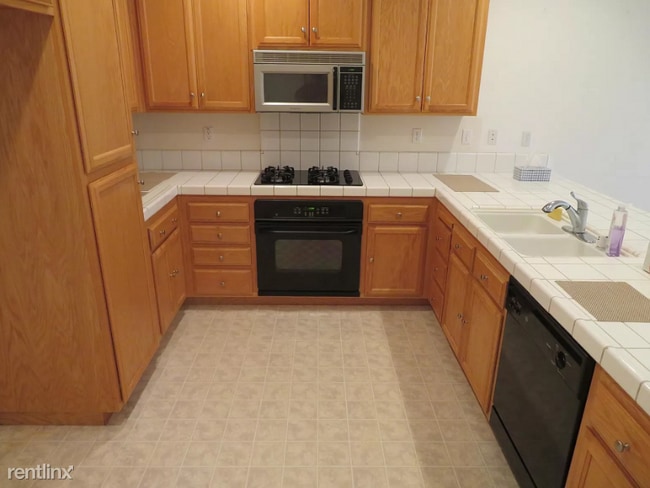 Building Photo - 3 br, 2 bath House - 10132 Swann Way