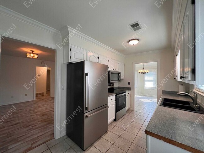 Foto del edificio - 7160 Reese Rd