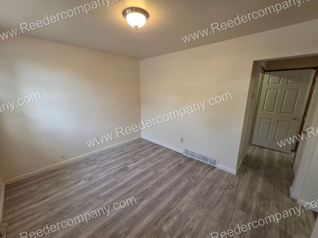 Building Photo - 203 142nd St
