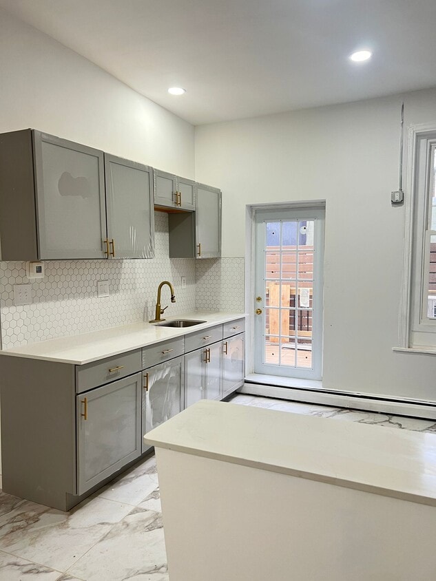 Foto principal - 644 South St