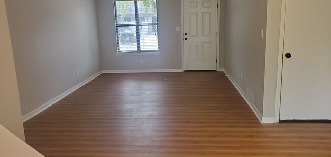 Building Photo - 3BD/2.5BA, Off Broadway Condo, west Columb...