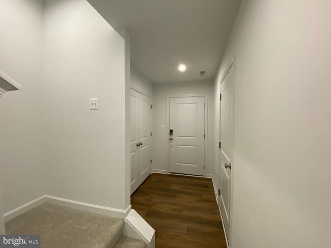 Building Photo - 415 Aragon Dr