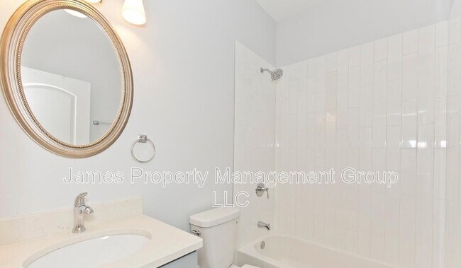 Building Photo - 827 N Francisco Ave