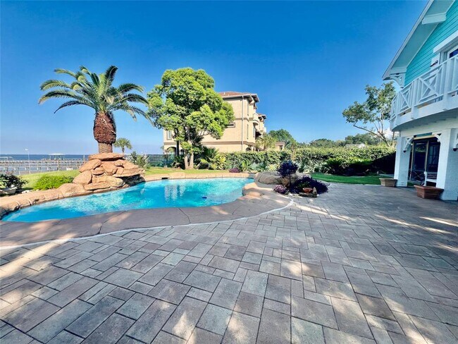 Foto del edificio - 4610 W Bayshore Dr