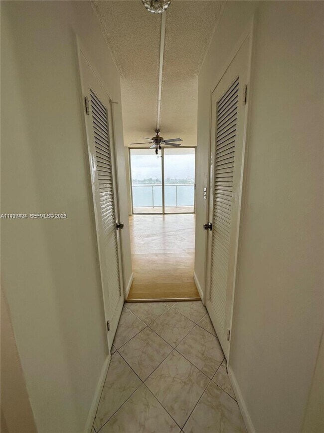 Foto del edificio - 1301 NE Miami Gardens Dr