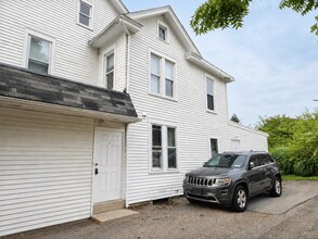 Building Photo - 16A Manor Ave