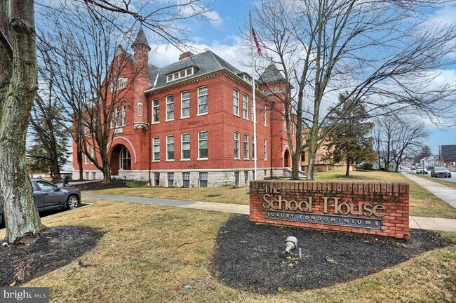 Foto del edificio - 133 W Locust St