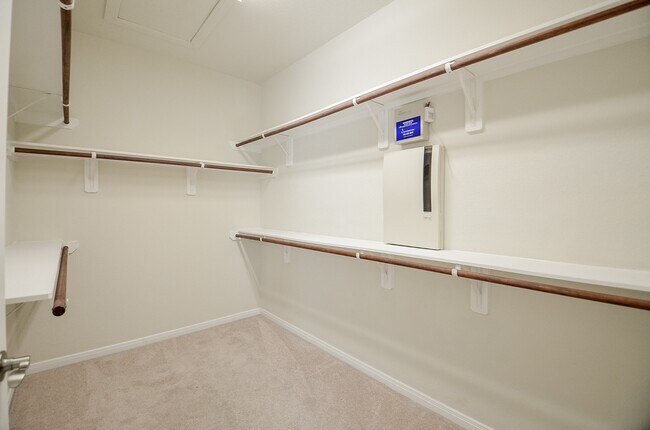Foto del edificio - 6418 Burgess Heights Ln