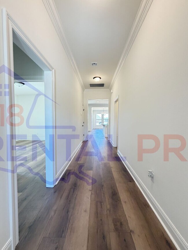 Foto del edificio - New Construction! 3 Bed 2 Bath in Country Club Estates!